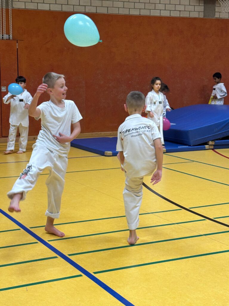 3c5f16cd c14f 4dad 944f 9836aa74f592