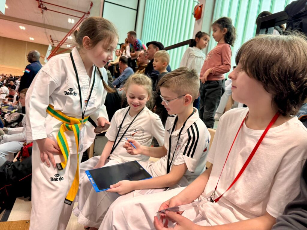 1f499033 6f36 4756 b23d c57824317ec1