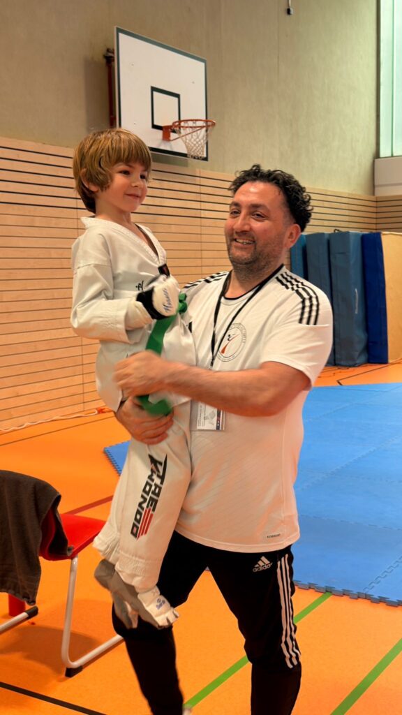 c0814d53 dc09 4aac 9f9d e976f48f3665