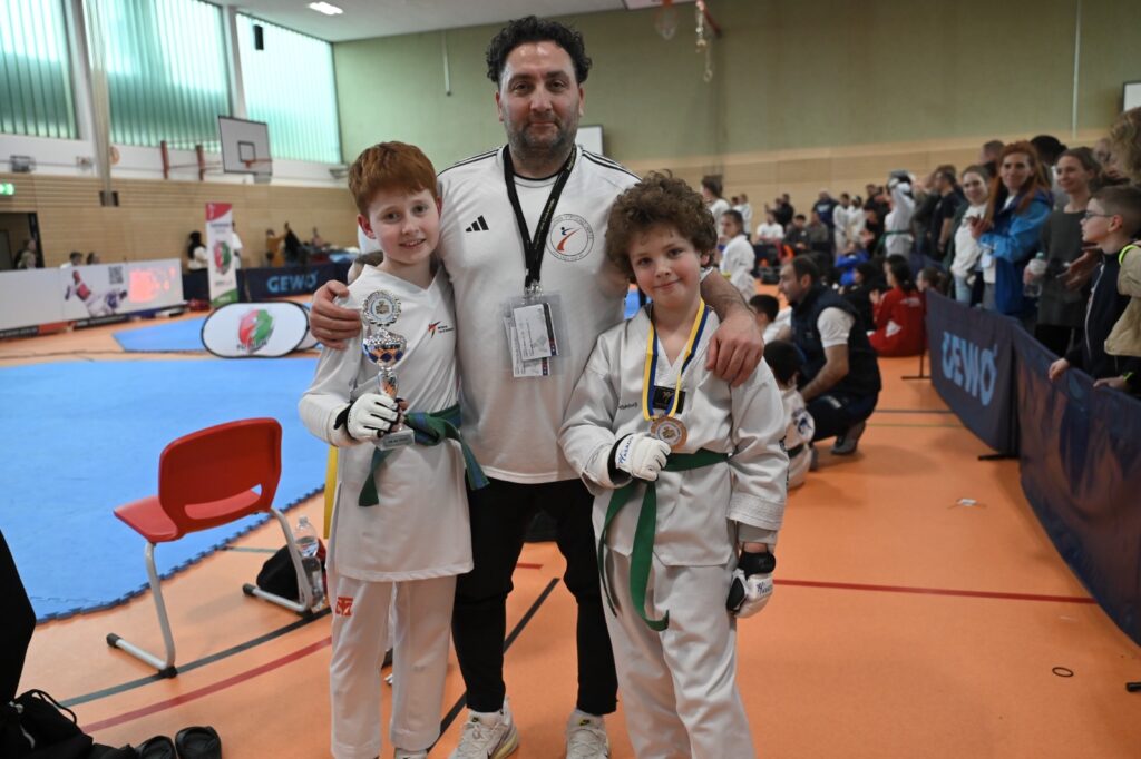 f78d8fa4 266f 4697 92c0 b53b66409168